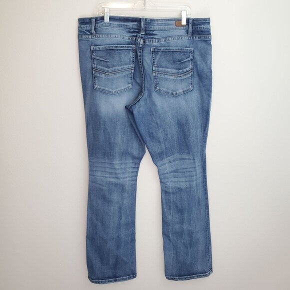 Buckle BKE Gabby curvy boot cut jeans - Picture 8 of 11